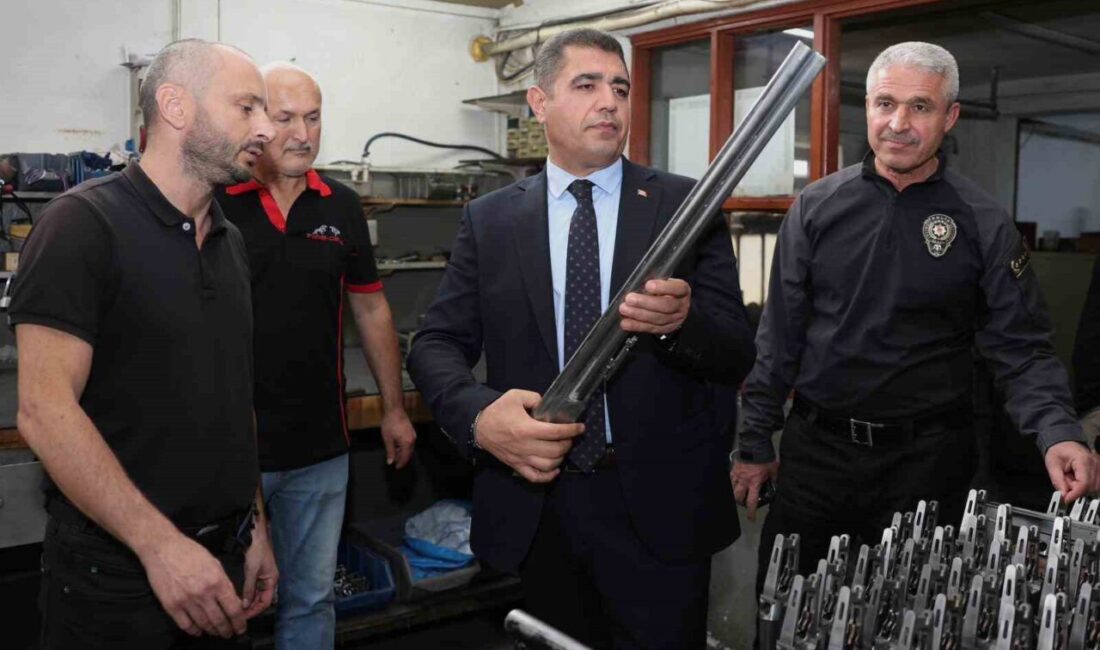 Düzce Valisi Selçuk Aslan, İl Emniyet Müdürü İbrahim Ergüder ile