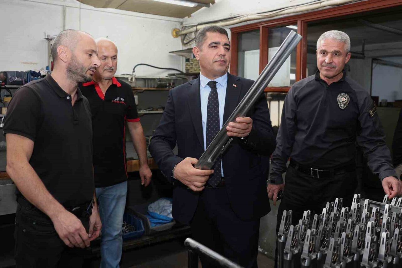 Düzce Valisi Selçuk Aslan, İl Emniyet Müdürü İbrahim Ergüder ile