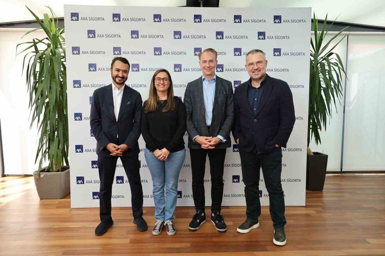 AXA Global CEO'su Thomas Buberl, İstanbul'da düzenlenen etkinlikte AXA Türkiye'nin