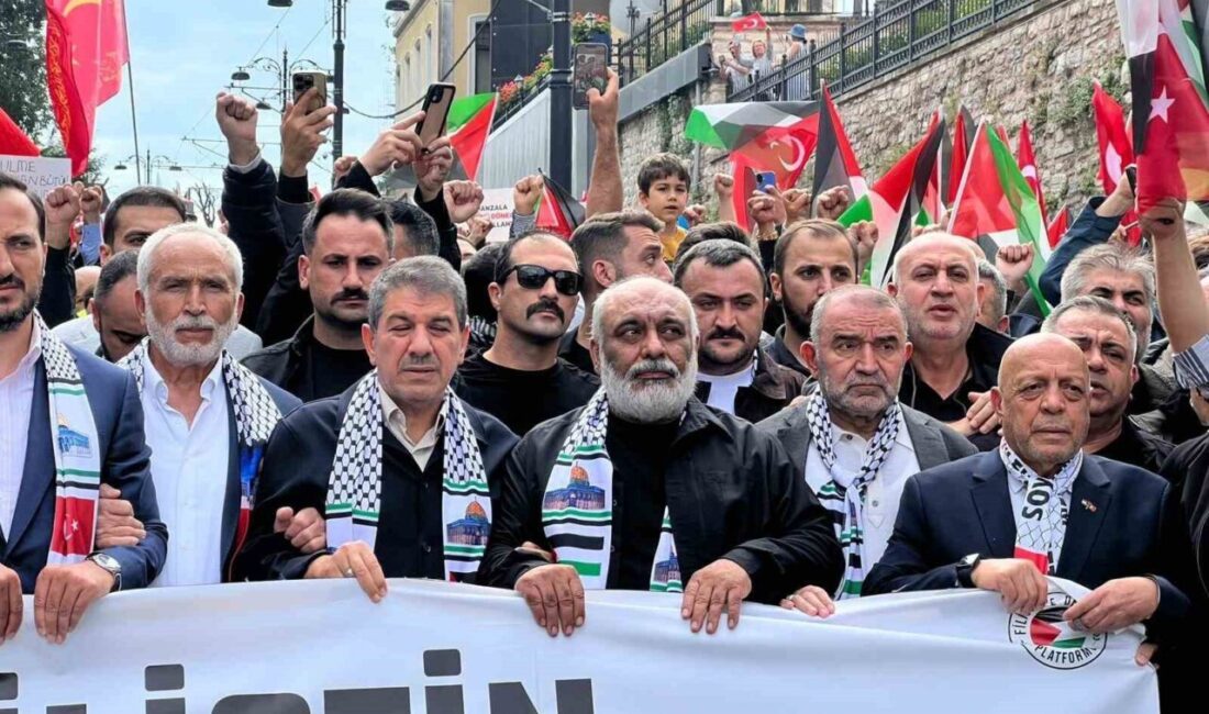 İstanbul’da, Filistin’e yönelik İsrail’in saldırılarına tepki olarak yüzlerce kişi, Filistin’e