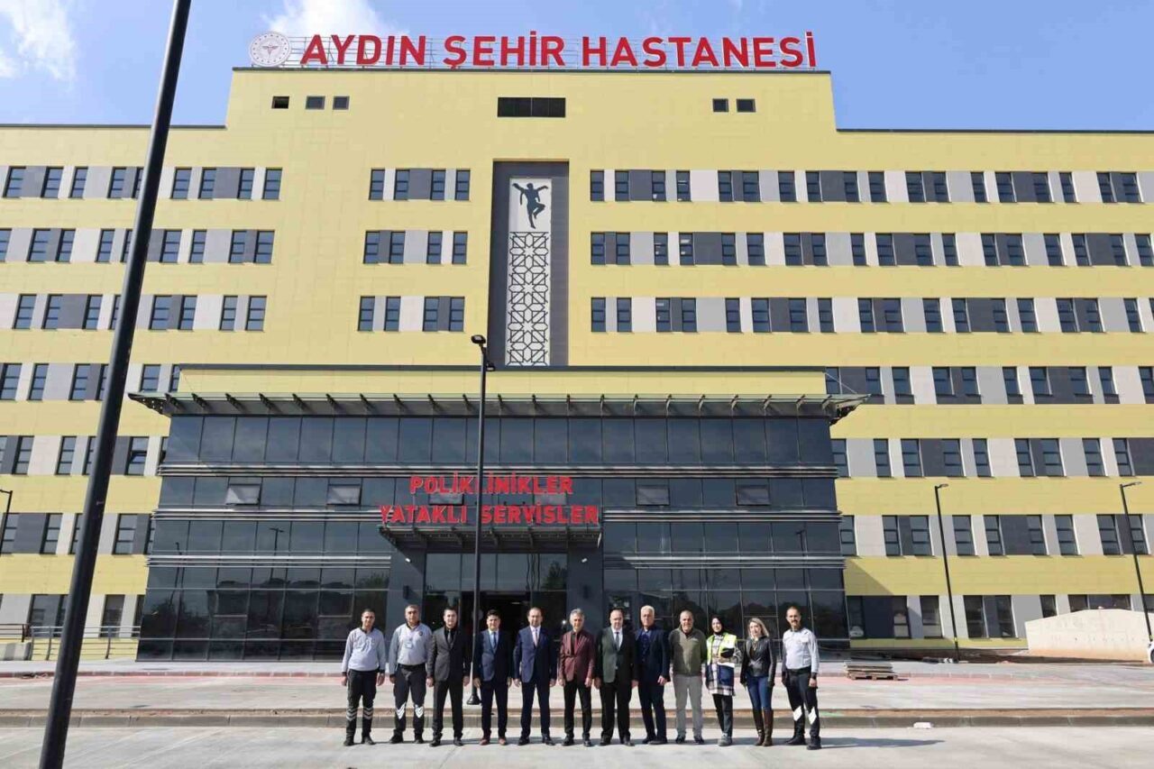 Aydın İl Sağlık Müdürü Dr. Eser Şenkul, Kuyulu Mahallesi'ndeki Aydın