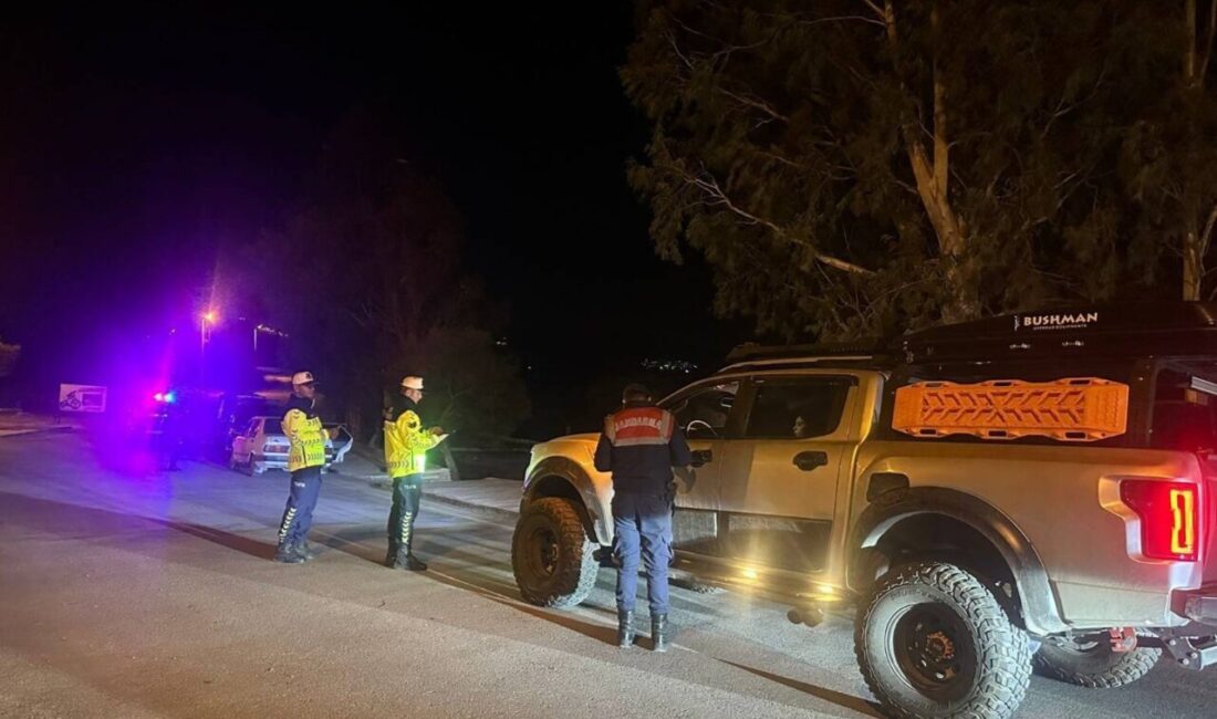 Aydın’da jandarma tarafından düzenlenen Çember operasyonunda 32 aranan kişi yakalandı.