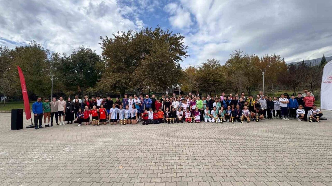 Cumhuriyetin 102. yılı etkinlikleri çerçevesinde Aydın'da çeşitli spor müsabakaları yapıldı.