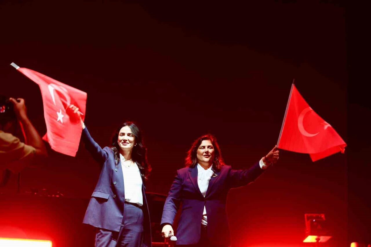 Aydın'da Cumhuriyet'in 102. yılı coşku içinde kutlandı. Aydınfest'in son gününde