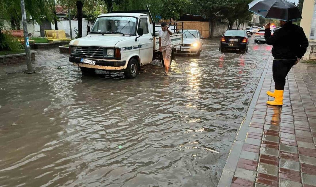 Aydın’da Gökgürültülü Sağanak Yağış Sonrası Su Birikintileri ve Trafik Aksamaları Yaşandı Aydın'da etkili olan gök gürültülü sağanak yağış, en fazla Efeler
