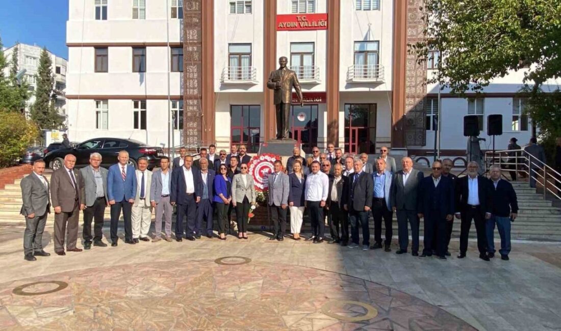 Aydın Efeler'de 19 Ekim Muhtarlar Günü, düzenlenen törenle kutlandı. Aydın