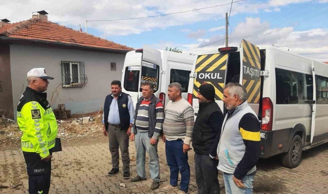 Aydın'ın Bozdoğan ve Koçarlı ilçelerinde jandarma, öğrenci güvenliği için okul