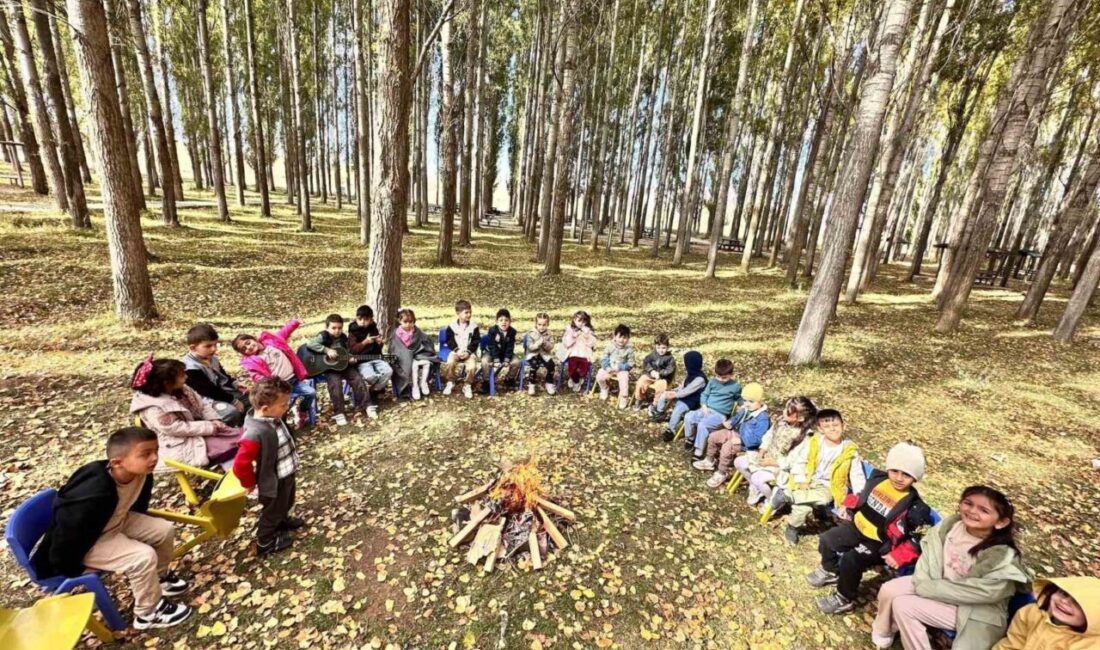 Aydıntepe Anaokulu’ndan Öğrencilere Sonbahar Keşif Etkinliği ile Doğa Eğitimi Aydıntepe Anaokulu, minik öğrencilerine yönelik "Sonbahar Keşif Günü" etkinliği düzenleyerek,