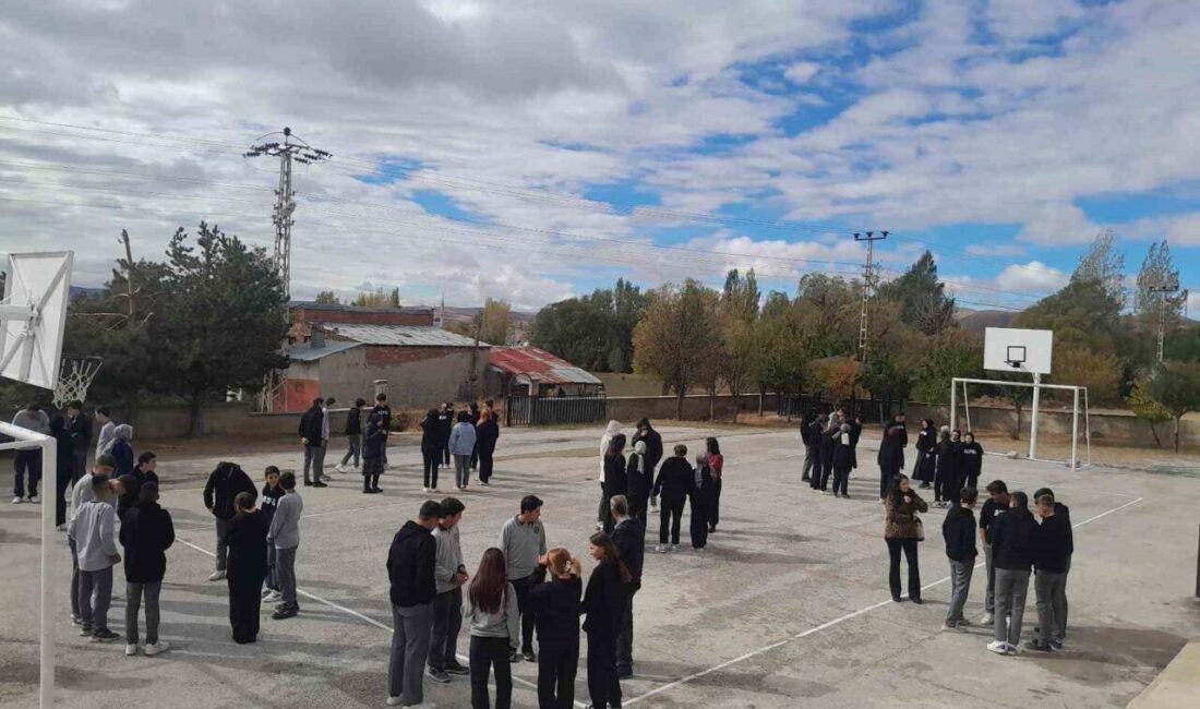 Aydıntepe'deki okullarda Uluslararası Dünya Afet Risklerini Azaltma Günü dolayısıyla tatbikat
