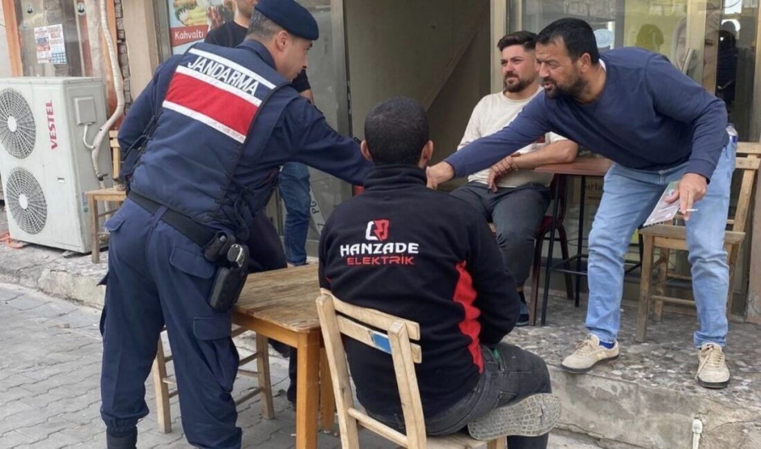 Ayvacık’ta Jandarma, Siber Dolandırıcılığa Karşı Köyleri Bilgilendirdi Çanakkale'nin Ayvacık ilçesinde jandarma ekipleri, 16 Ekim tarihinde köyleri ziyaret