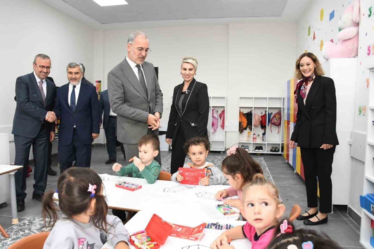 Eskişehir'de yeni açılan Aziz Sancar Anaokulu'nun törenine Vali Vekili Ersin