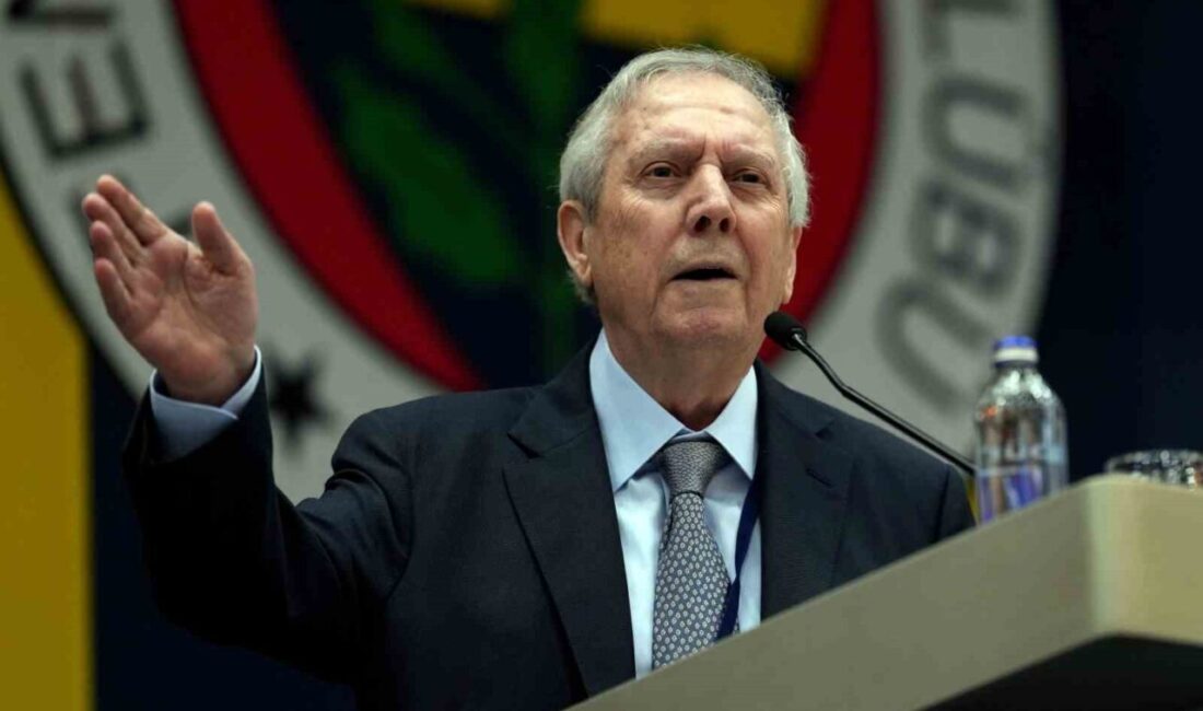 Fenerbahçe'nin eski başkanı Aziz Yıldırım, kulüp menfaatlerine yönelik adımlara destek