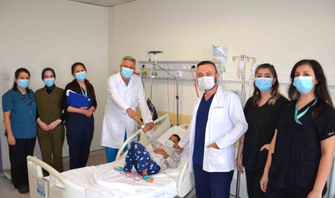 Bursa’da 13 yaşındaki Ubeydullah Fehmi Toğay, babası Hüseyin Toğay’ın böbrek