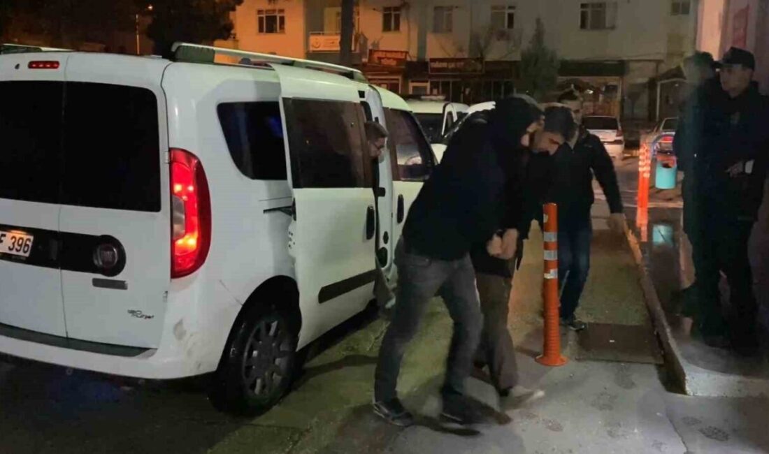 Çorum'da M.Y. (37), tartıştığı babası Yaşar Yılmaz'ı (59) tüfekle vurarak