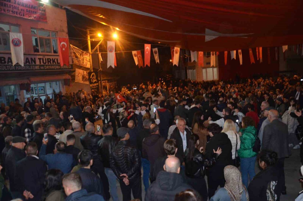 Samsun'un Bafra ilçesinde Cumhuriyet'in 102. yılı, Gazipaşa Mahallesi'nde düzenlenen etkinlikle