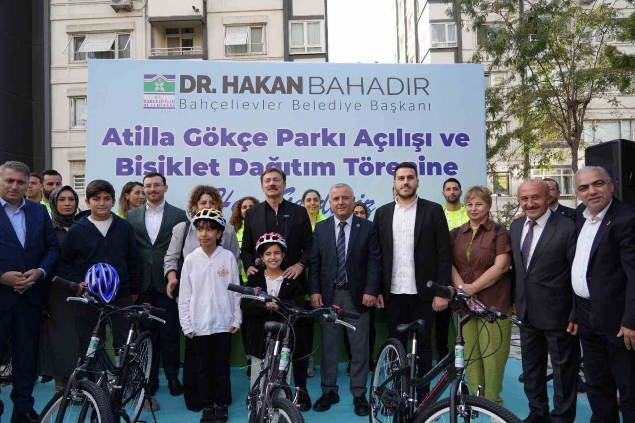Bahçelievler Belediyesi, Yenibosna'da Atilla Gökçe Parkı'nın açılışını yaparak 35. bisiklet