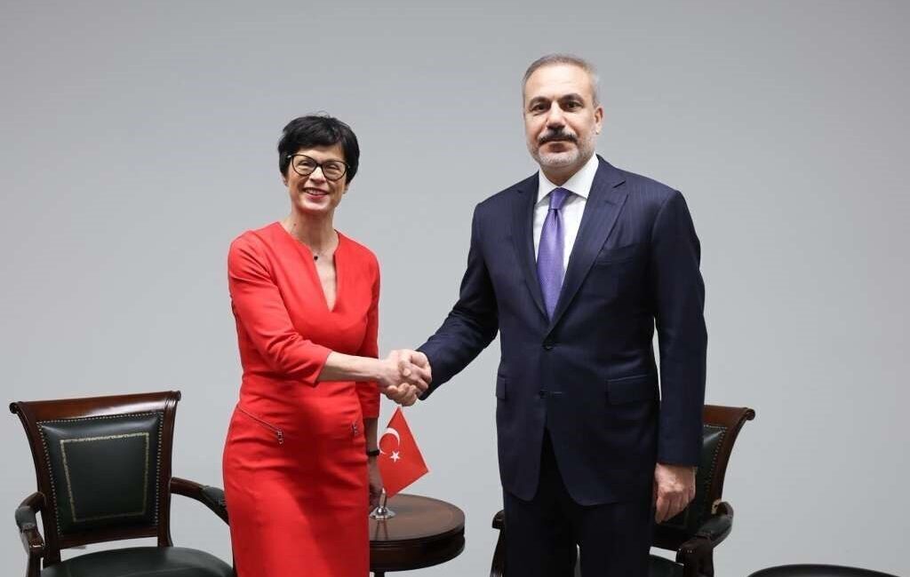 Dışişleri Bakanı Hakan Fidan, Lüksemburg’da AB Bakanlar Konseyi çerçevesinde Marta Kos ile buluştu Dışişleri Bakanı Hakan Fidan, Lüksemburg'da düzenlenen Avrupa Birliği Bakanlar Konseyi