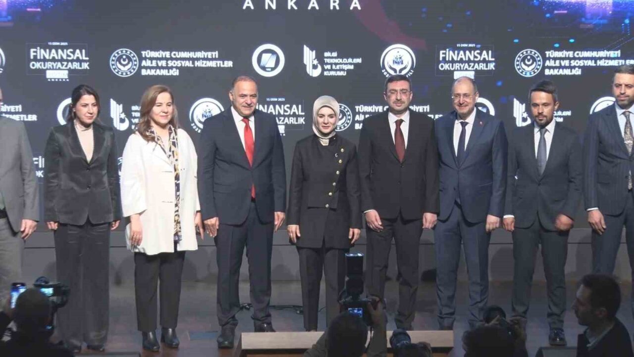 Aile ve Sosyal Hizmetler Bakanı Mahinur Özdemir Göktaş, finansal okuryazarlık