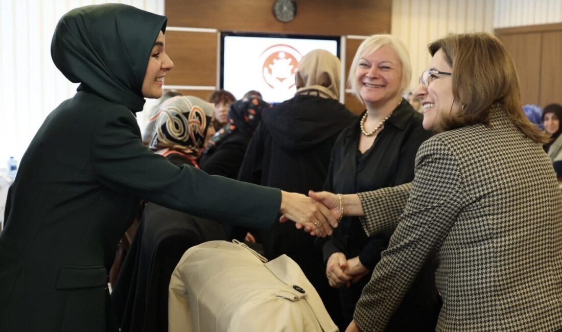 Aile ve Sosyal Hizmetler Bakanı Mahinur Özdemir Göktaş, sivil toplum
