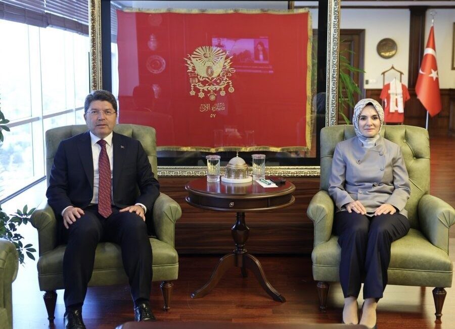Bakanlar Göktaş ve Tunç, Aile ve Kadın Hakları Üzerine Görüşme Gerçekleştirdi Aile ve Sosyal Hizmetler Bakanı Mahinur Özdemir Göktaş, Adalet Bakanı