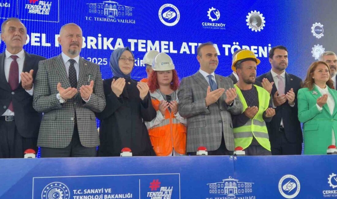 Sanayi ve Teknoloji Bakanı Mehmet Fatih Kacır, Tekirdağ'ın Velimeşe OSB'de