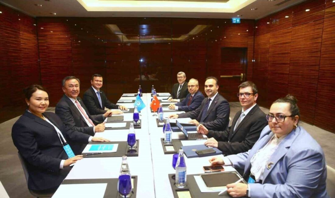 Türk Dünyası Bakanları, Bakü’de Sanayi ve Teknoloji İş Birliğini Geliştirdi Sanayi ve Teknoloji Bakanı Mehmet Fatih Kacır, Bakü'de düzenlenen TDT