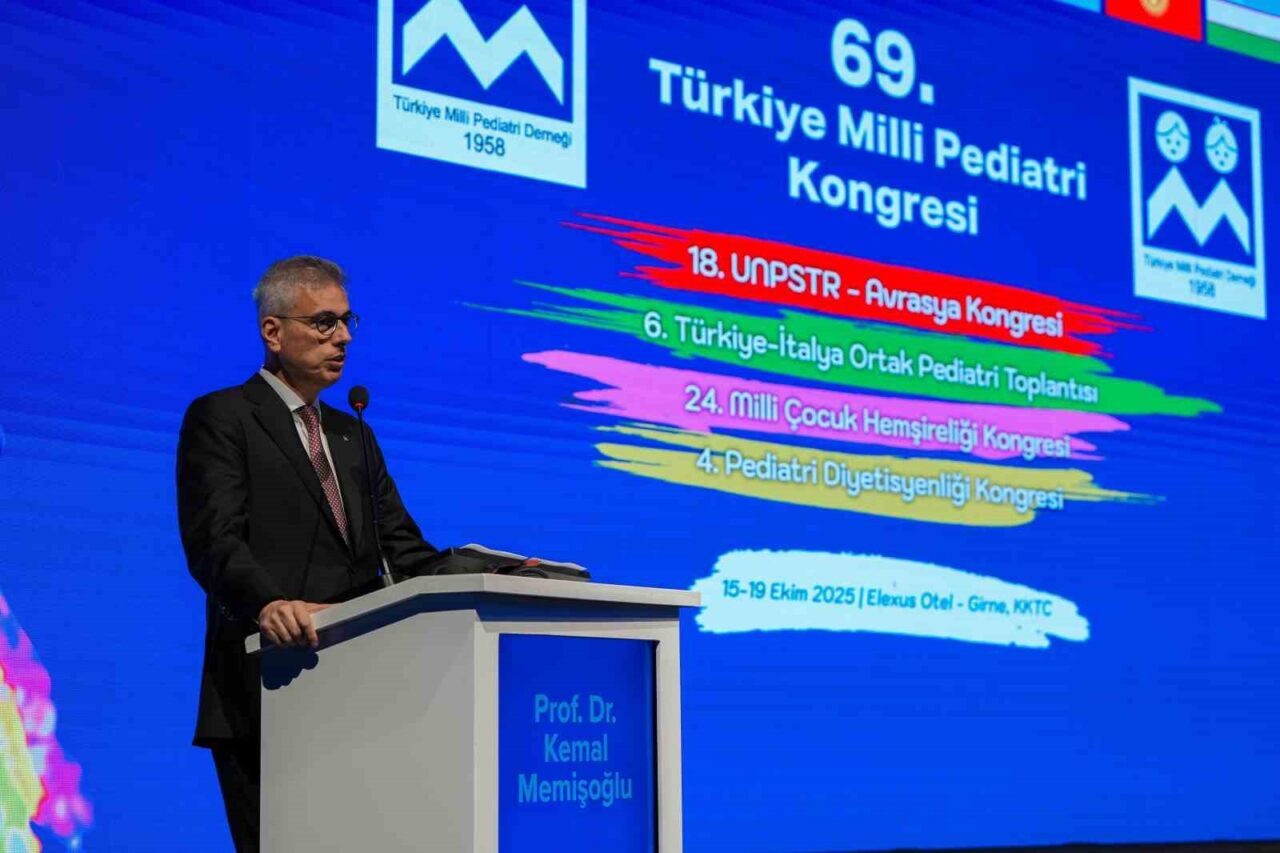 Sağlık Bakanı Kemal Memişoğlu, KKTC'de düzenlenen 69. Türkiye Milli Pediatri