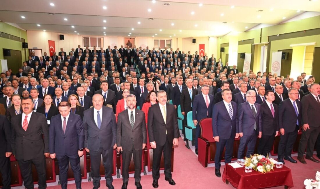 Milli Eğitim Bakanı Yusuf Tekin, Erzurum'daki toplantıda ilçe milli eğitim