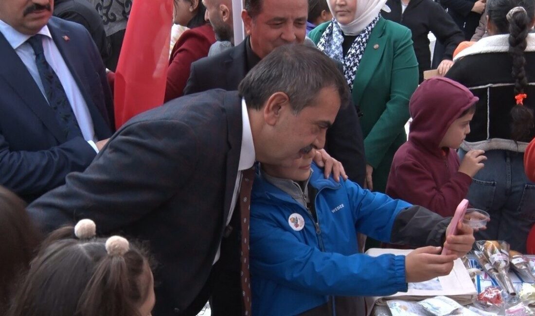 Bakan Tekin: “Gazze’nin Yeniden İnşası İçin El Birliği Yapmalıyız” Milli Eğitim Bakanı Yusuf Tekin, Ankara'daki Özdemir Gürocak İlkokulu'nda düzenlenen