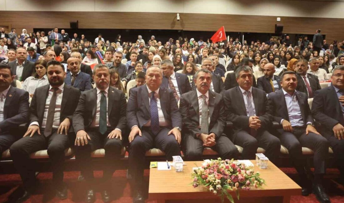 Milli Eğitim Bakanı Yusuf Tekin, Nevşehir'de düzenlenen "Kim Var" projesi