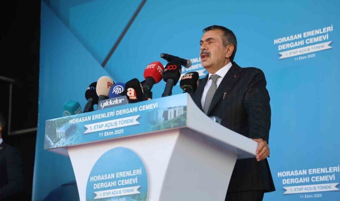 Milli Eğitim Bakanı Yusuf Tekin, eğitimde milli birlik vurgusu yaparak,