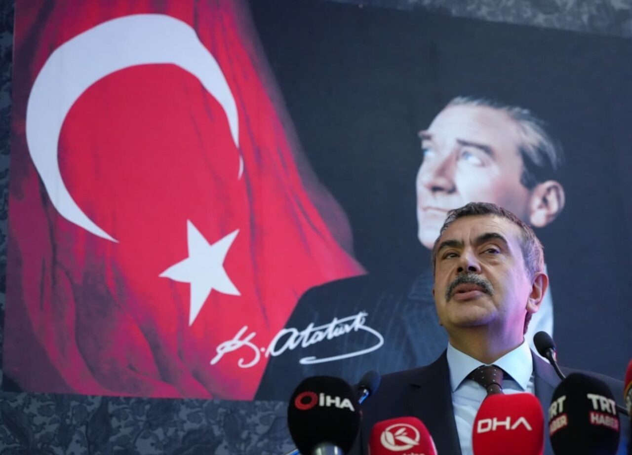 Milli Eğitim Bakanı Yusuf Tekin, öğrenci kaydı için adrese dayalı