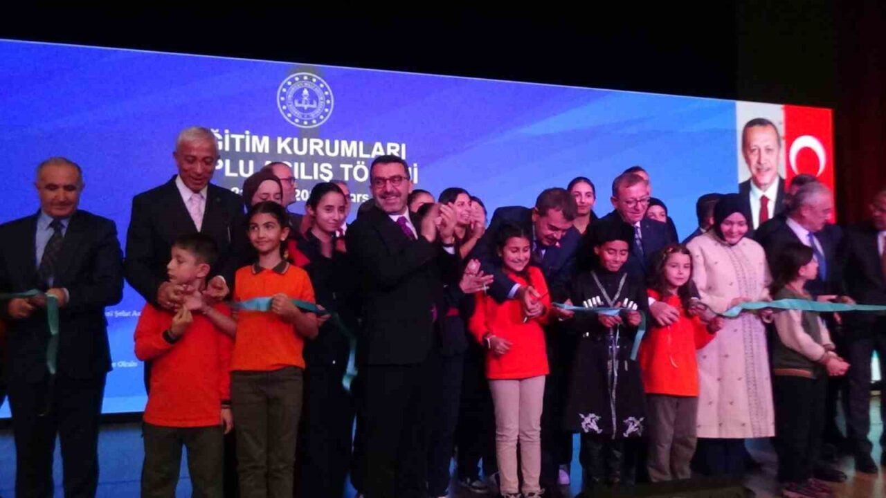 Milli Eğitim Bakanı Yusuf Tekin, Kars’ta birçok okul ve pansiyonun