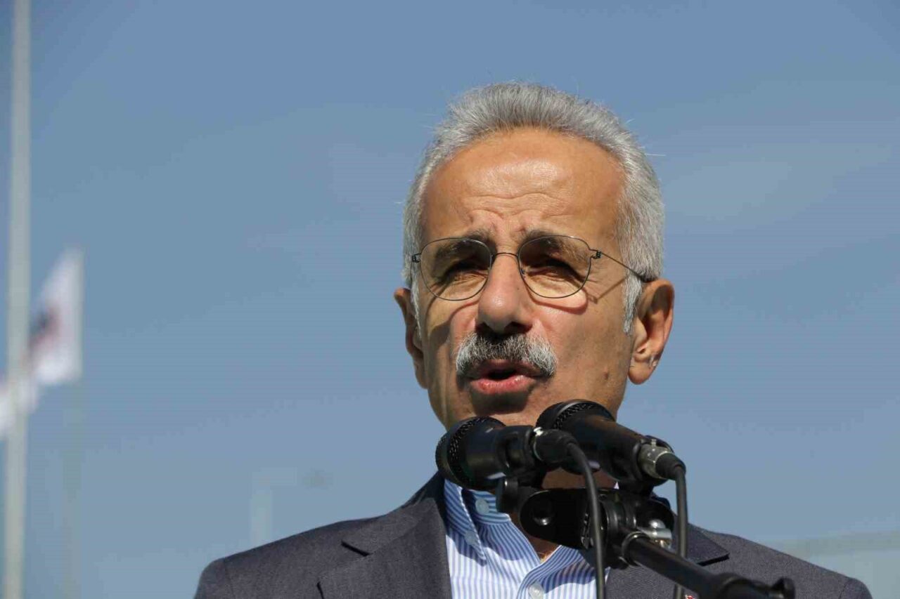 Antalya'da Kepezüstü ve Sanayi Farklı Seviyeli Kavşakları açıldı. Ulaştırma Bakanı