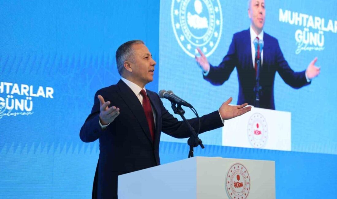 İçişleri Bakanı Ali Yerlikaya, Diyarbakır’da muhtarlarla bir araya gelerek, "Artık