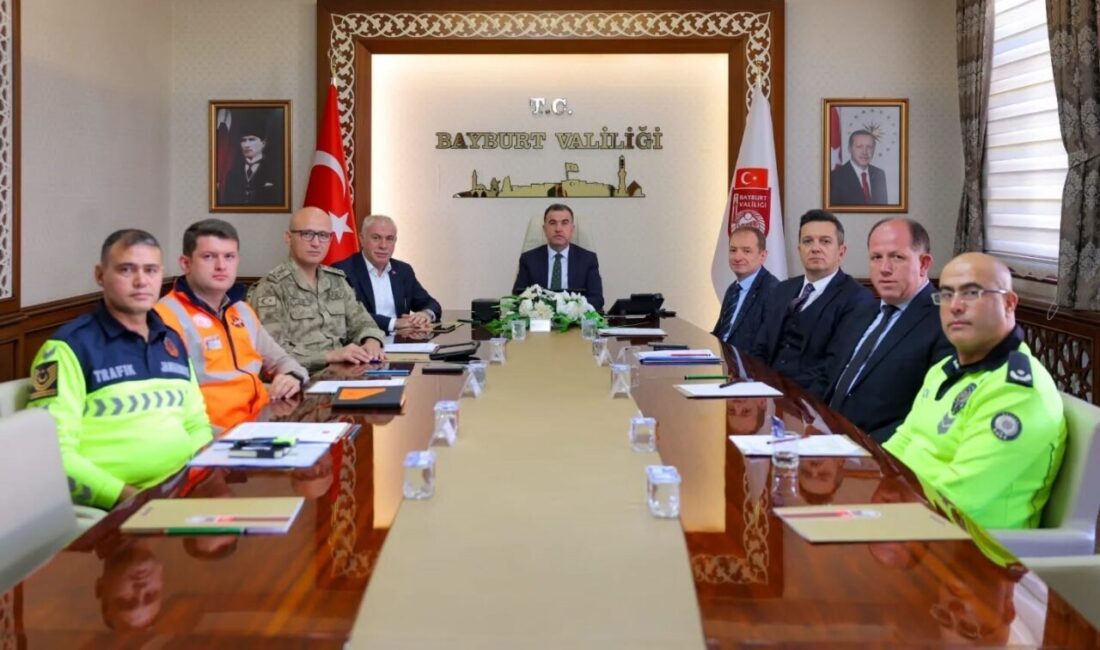 Karayolu Trafik Güvenliği Üzerine Video Konferans ile Toplantı Düzenlendi İçişleri Bakanı Ali Yerlikaya ve Ulaştırma Bakanı Abdulkadir Uraloğlu, 81
