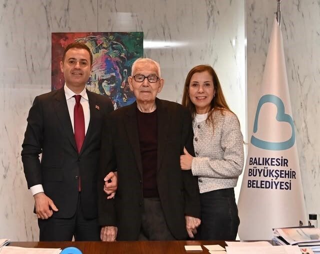 Balıkesir Büyükşehir Belediye Başkanı Ahmet Akın ve eşi Arbil Akın,