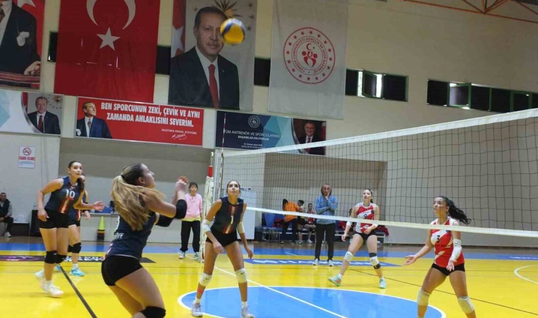 Cumhuriyet Kupası Voleybol Turnuvası Başarıyla Tamamlandı, Dereceye Giren Ekipler Ödüllendirildi Burhaniye İlçe Gençlik ve Spor Müdürlüğü, Cumhuriyetin 102. yılı dolayısıyla