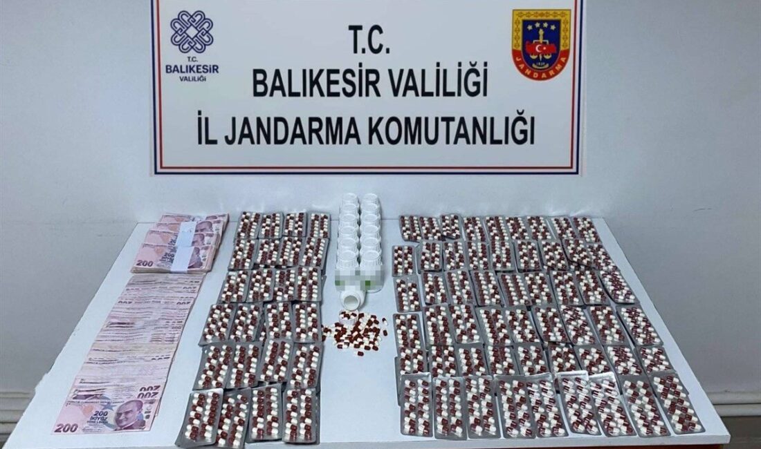 Balıkesir'de jandarma tarafından düzenlenen operasyonlarda 9 şüpheli yakalandı. Altıeylül, Dursunbey