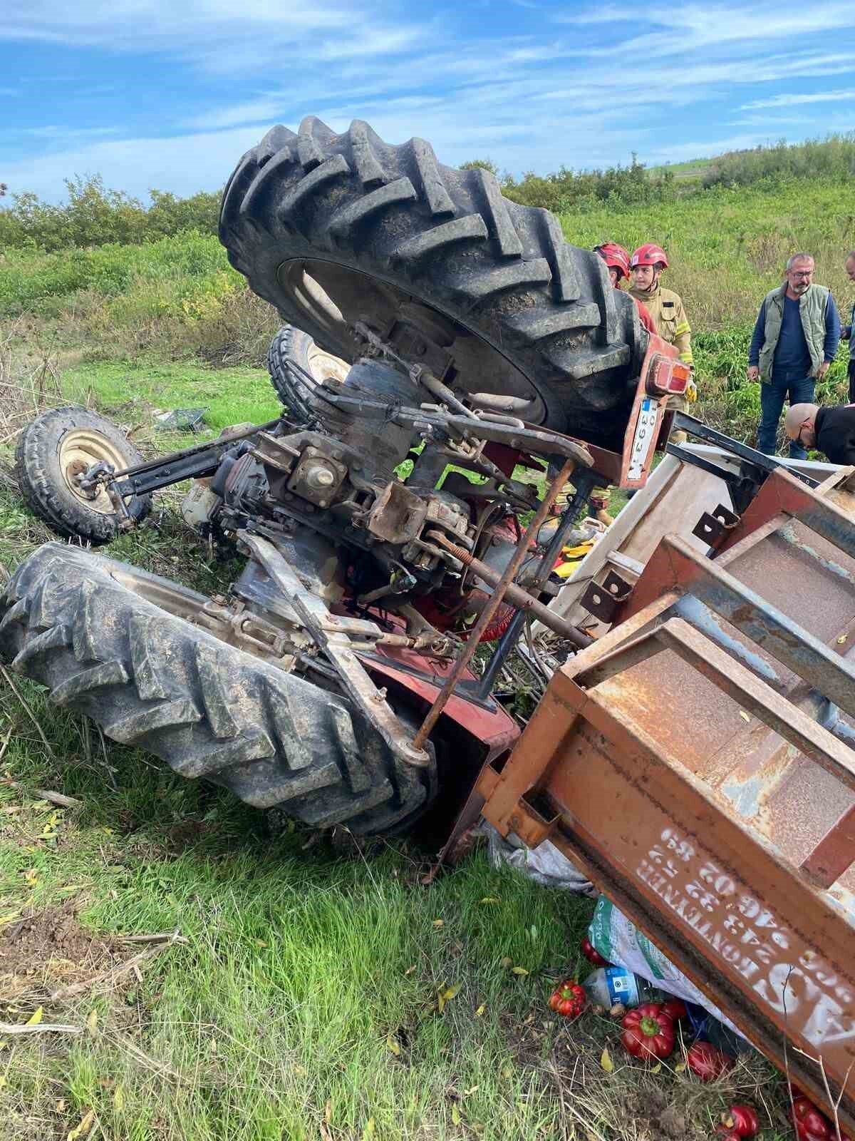 Balıkesir'in Altıeylül ilçesinde O.K., tarlasını sürerken direksiyon hakimiyetini kaybedip traktörünü