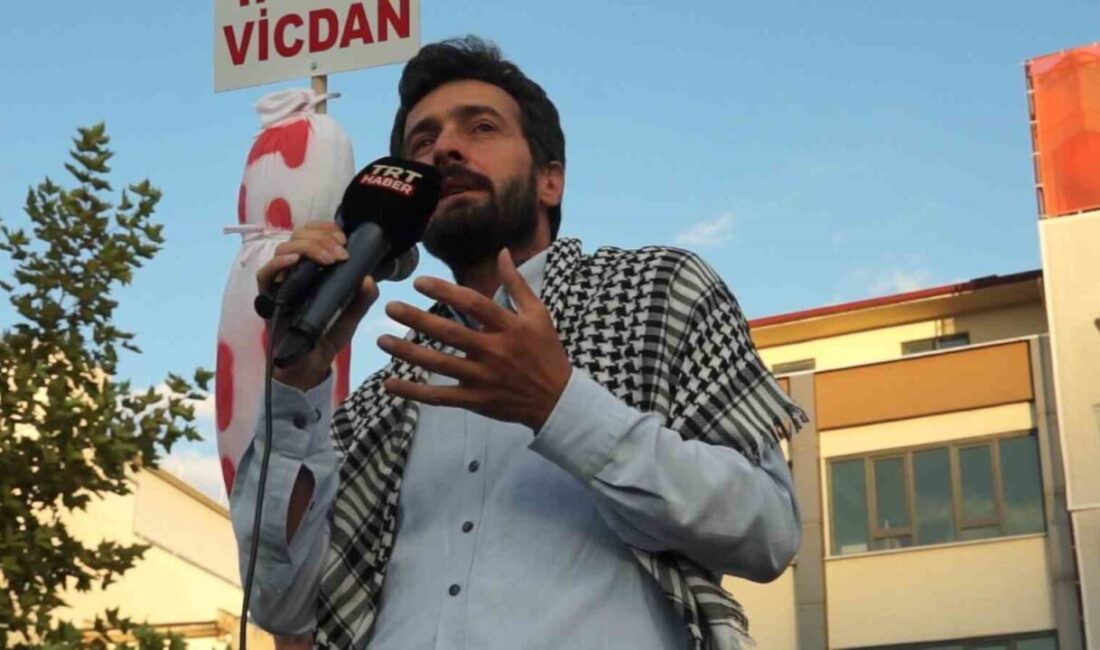 Balıkesir Sivil Toplum Platformu, "Filistin'e Destek Yürüyüşü" düzenleyerek vatandaşları bir