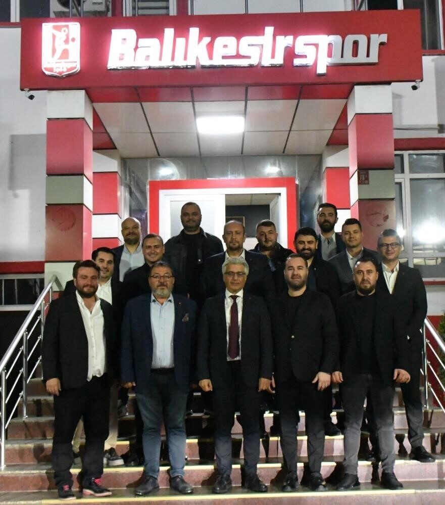 Balıkesirspor'da olağanüstü genel kurul sonrasında yeni yönetim kurulu belirlendi. Volkan