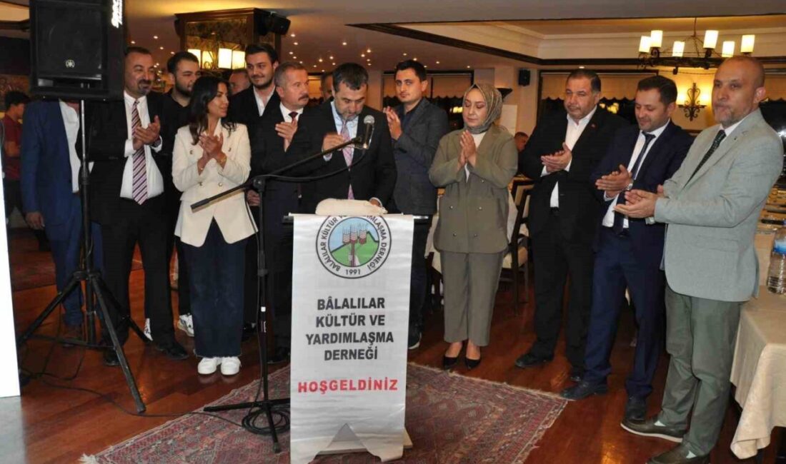 Balâlılar Derneği, 400 Üniversite Öğrencisine Aylık 2 Bin Lira Burs Vermeyi Taahhüt Etti Balâlılar Derneği Genel Başkanı Cemil Kılıç, 400 üniversite öğrencisine her