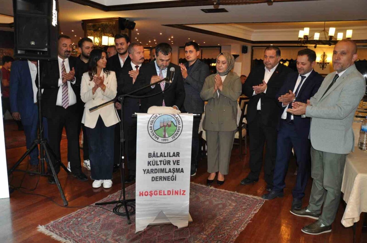 Balâlılar Derneği Genel Başkanı Cemil Kılıç, 400 üniversite öğrencisine her