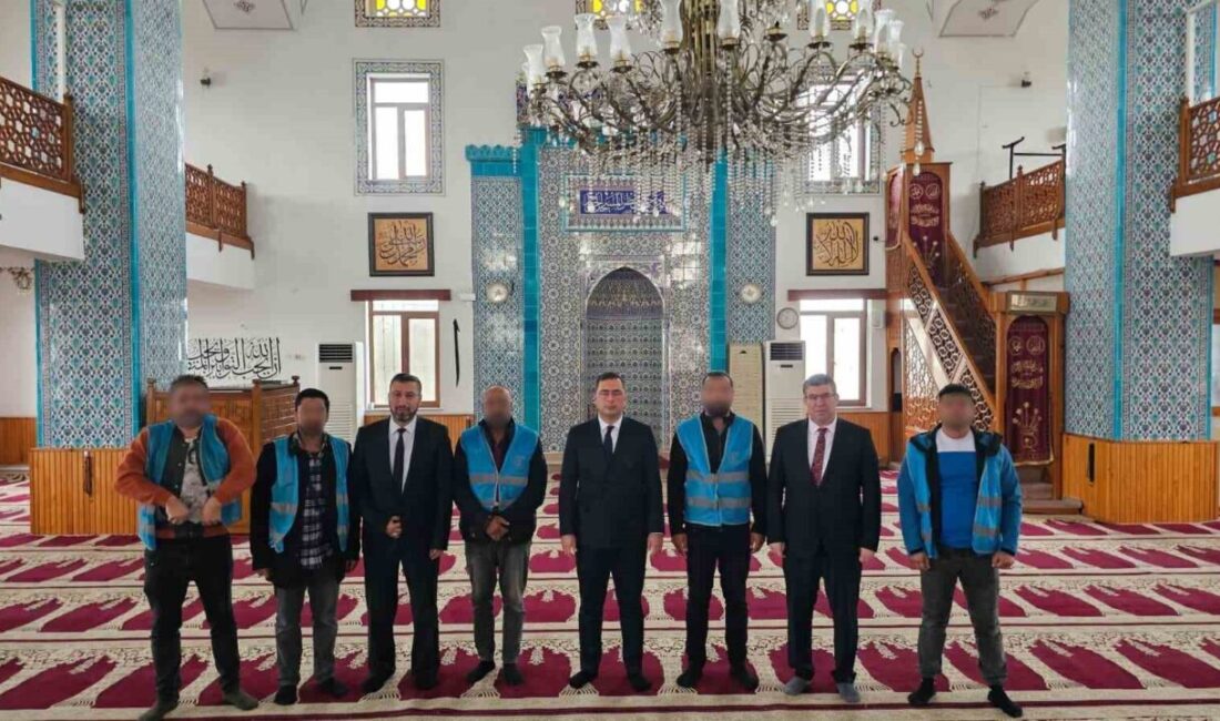 Bandırma'da Denetimli Serbestlik Müdürlüğü, hükümlüleri topluma kazandırma amacıyla cami temizlik