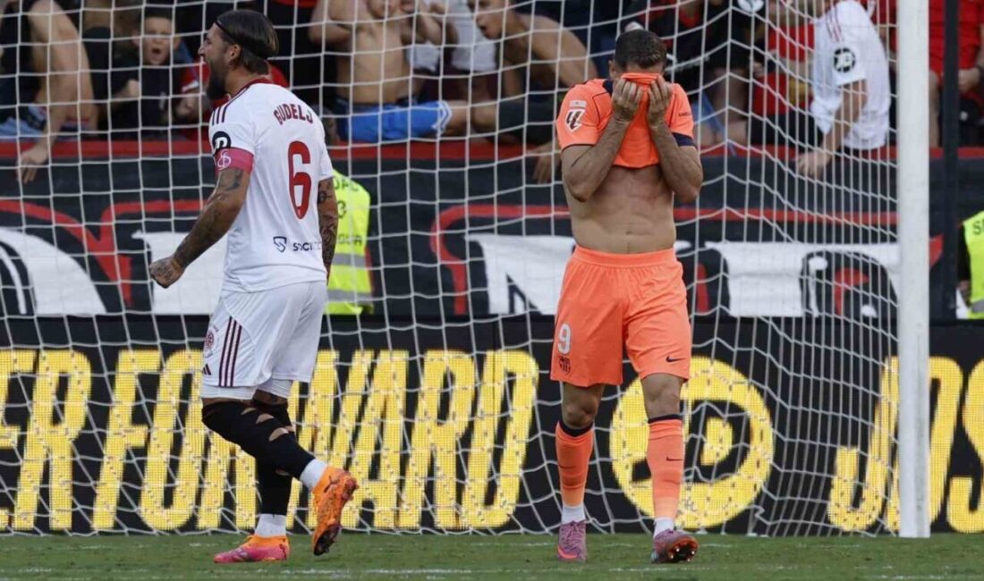 Barcelona, La Liga'nın 8. haftasında Sevilla'ya 4-1 kaybederek sezonun ilk
