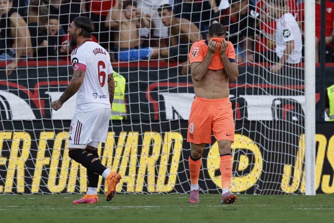 Barcelona, La Liga'nın 8. haftasında Sevilla'ya 4-1 kaybederek sezonun ilk
