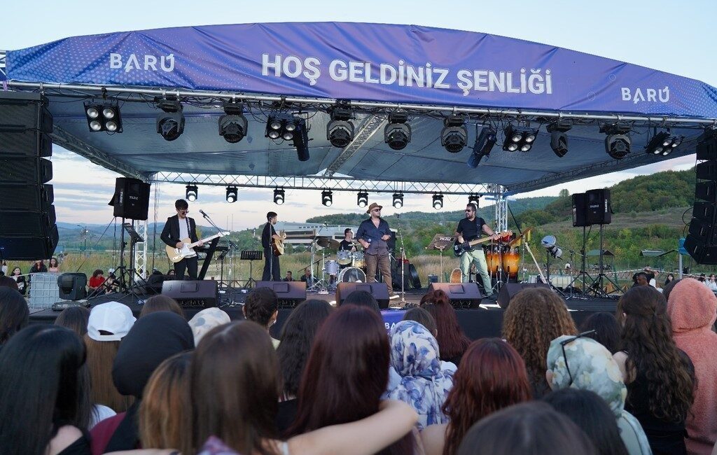 Bartın Üniversitesi, yeni akademik yıla "Hoş Geldiniz" şenliğiyle merhaba dedi.