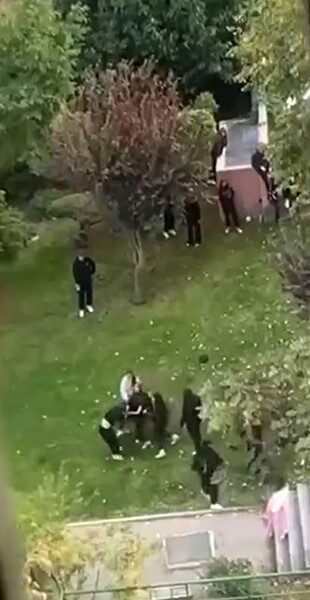 Başakşehir'de, 21 Ekim'de okul çıkışı lise kızları arasında neden belirlenemeyen