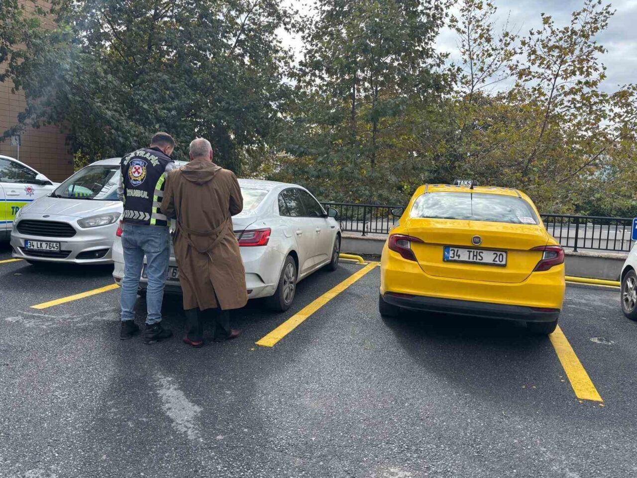 Başakşehir'de taksi sürücüsü S.S., yoldan çekilmesi için başka bir şoförü